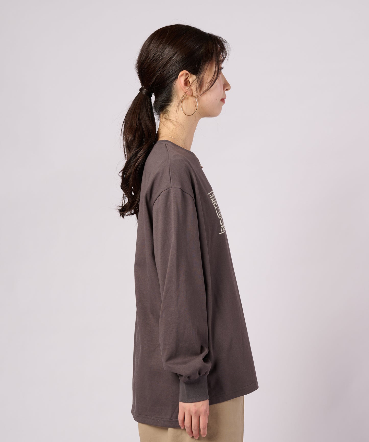 【ポイントUP対象】ロゴグラフィック ロングスリーブTシャツ