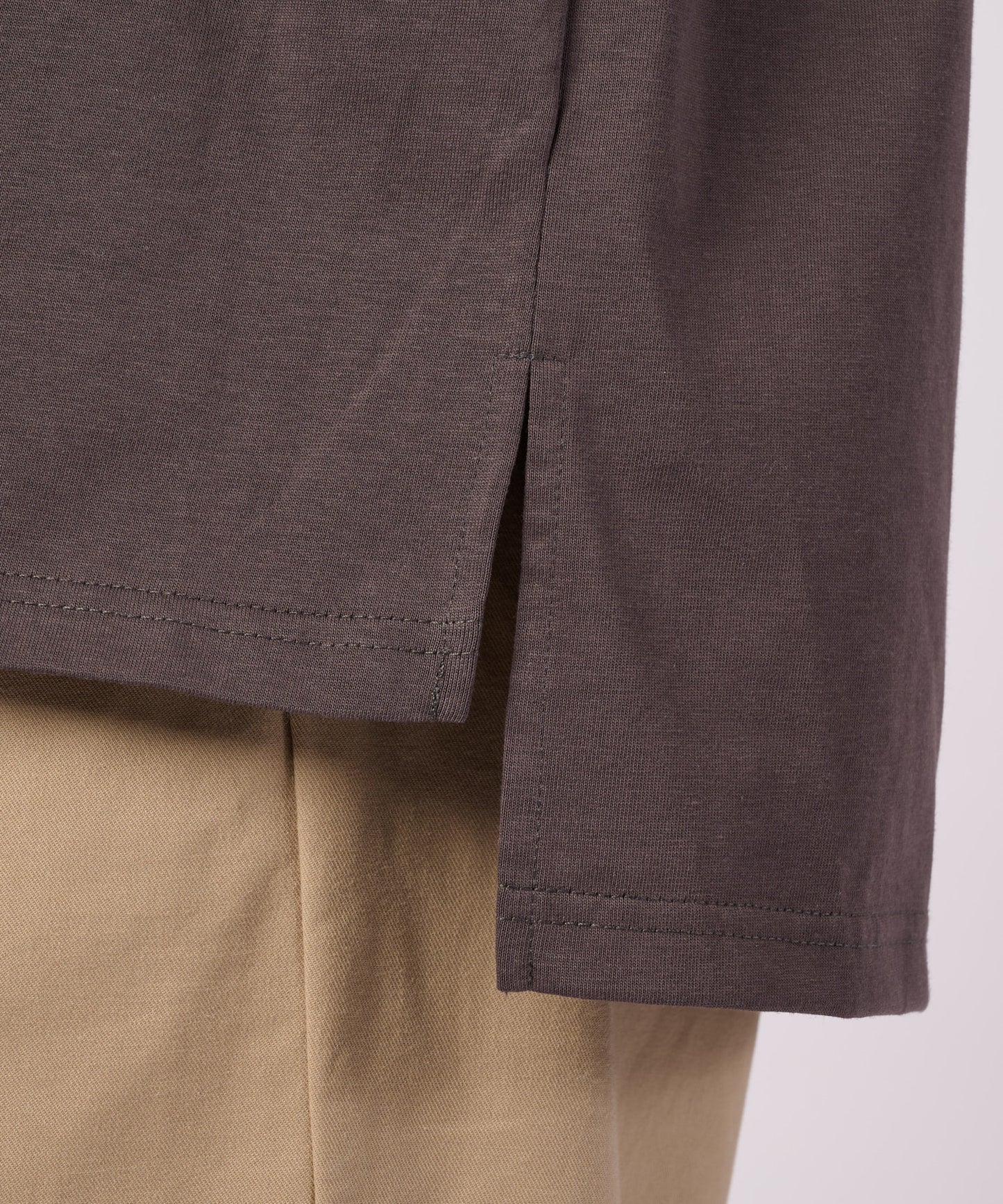 【ポイントUP対象】ロゴグラフィック ロングスリーブTシャツ