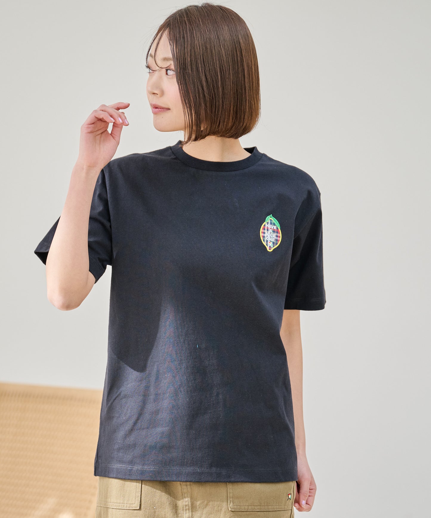 【予約アイテム】レモンモチーフシェアTシャツ