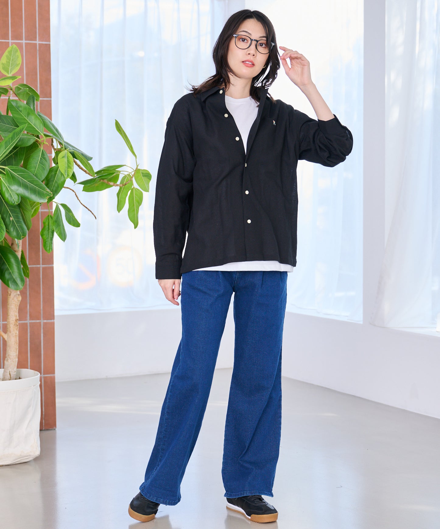 裏ワザデニム タックパンツ