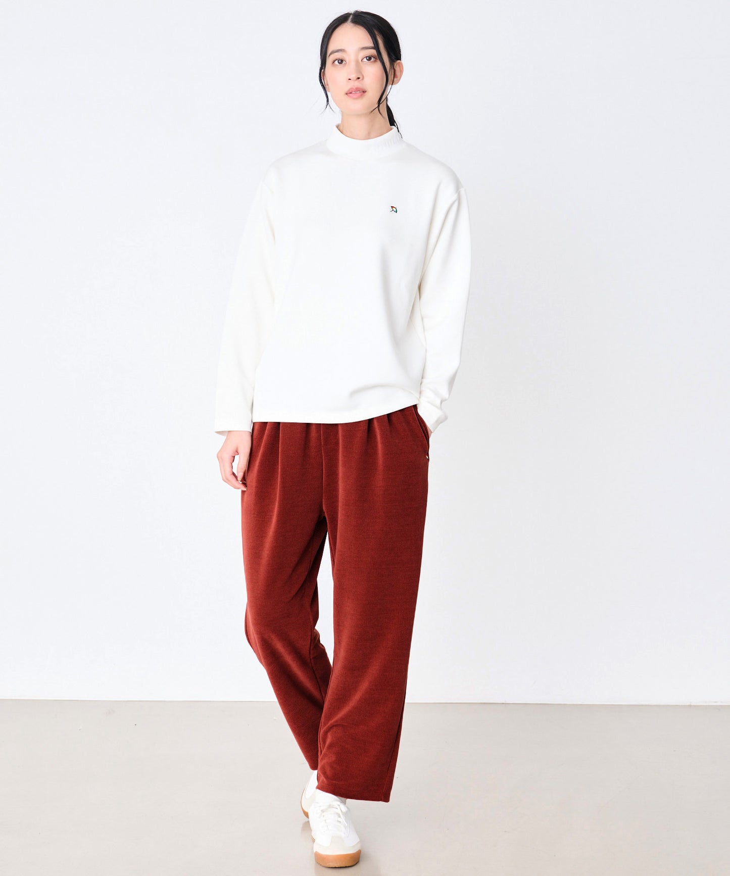 ふんわリッチ ストレート イージーパンツ