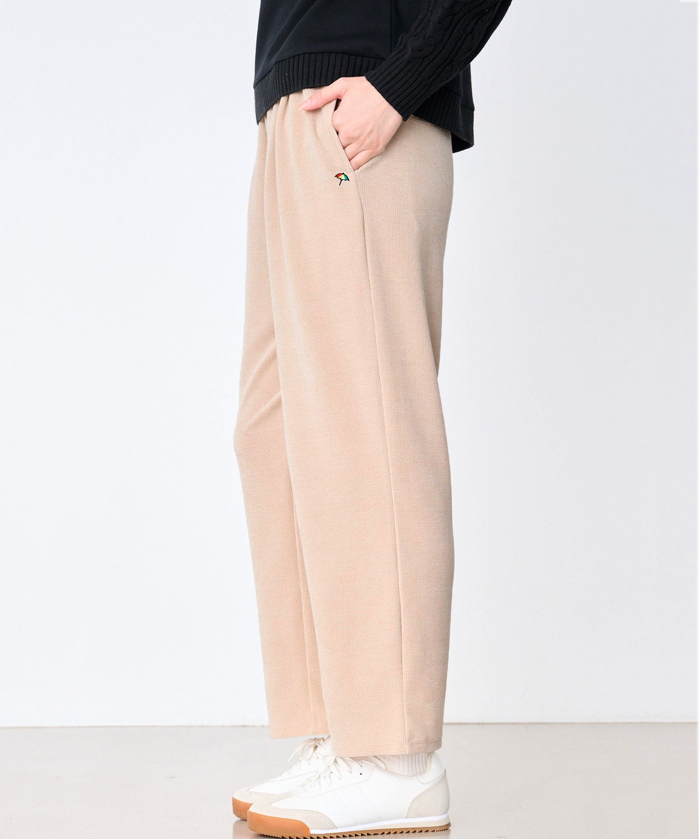 ふんわリッチ ストレート イージーパンツ