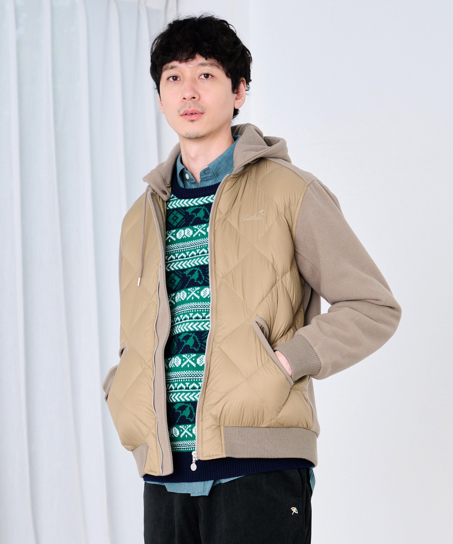 美品⁂マンシングウェア⁂ダウン切替ニットジャケット　アーガイル　トリコロール　M ナイロンワッシャーショートダウンジャケット(ダウンジャケット