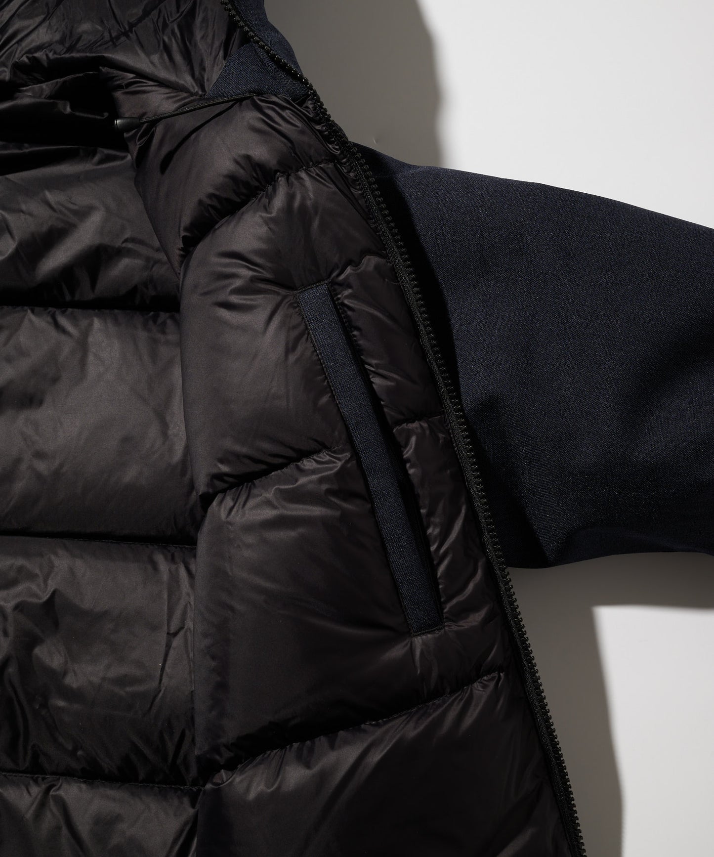 アンブレラスペック フードダウンジャケット