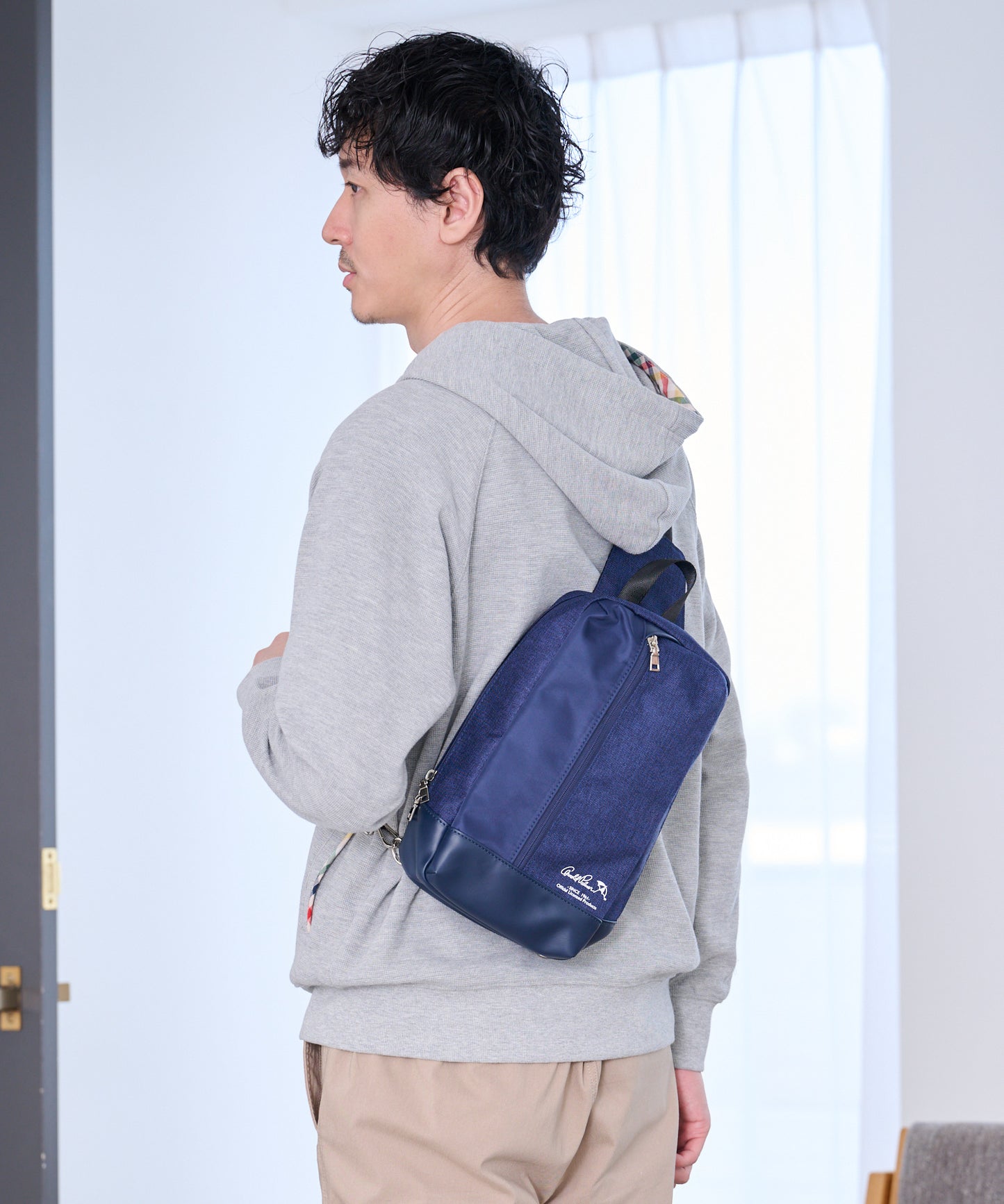 メランジ×フェイクレザー パネルボディバッグ