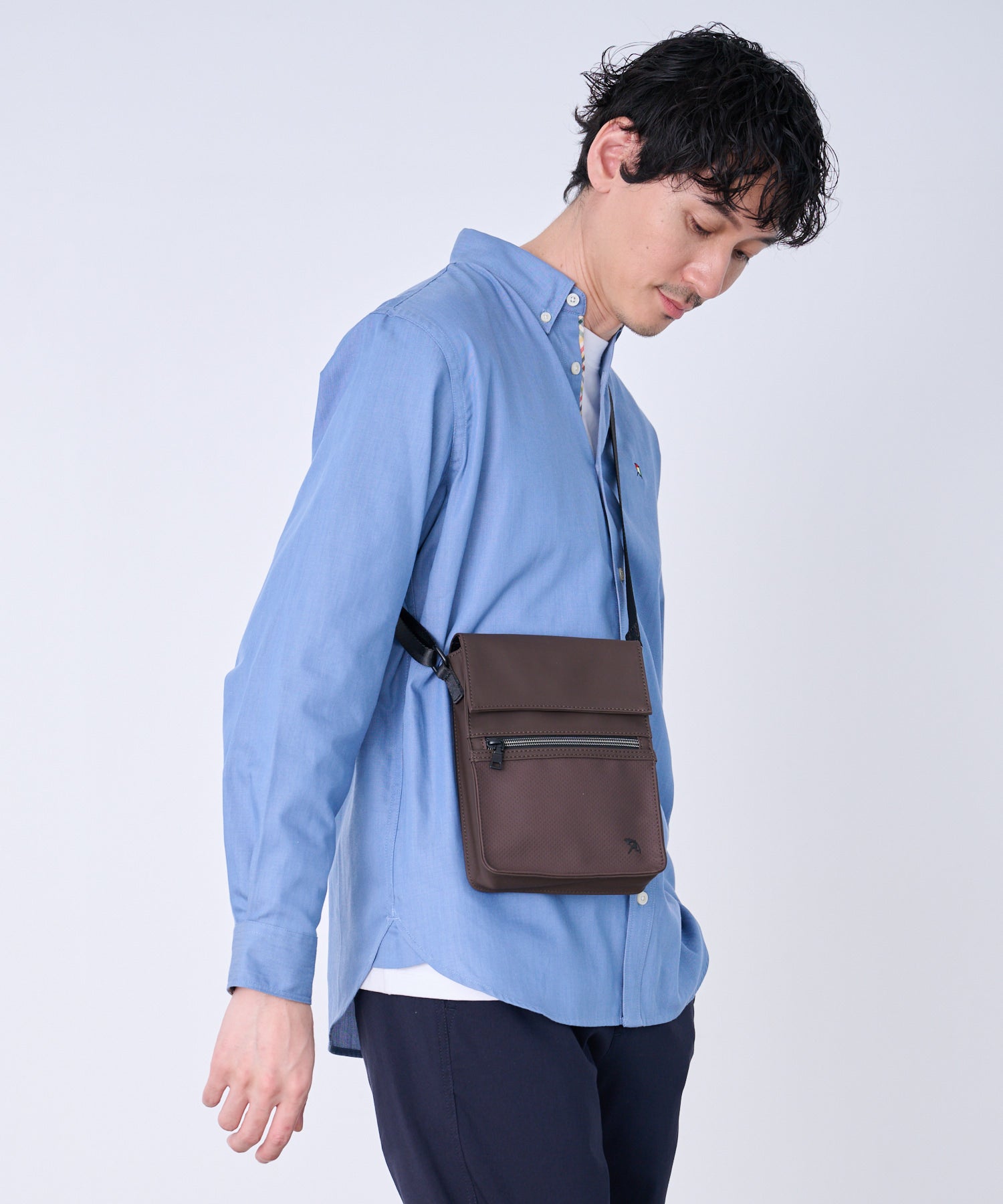 パンチングフェイクレザー フラップショルダーバッグ