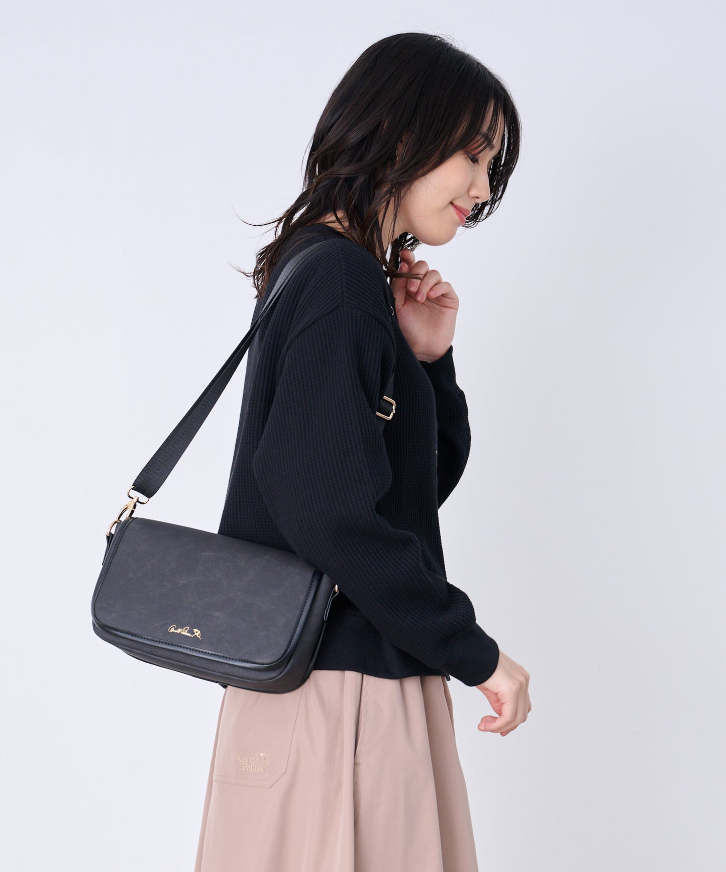 フェイクレザー ショルダーバッグ