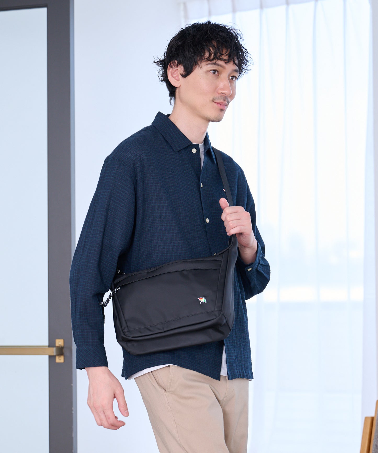 ヘルメット シェア ショルダーバッグ