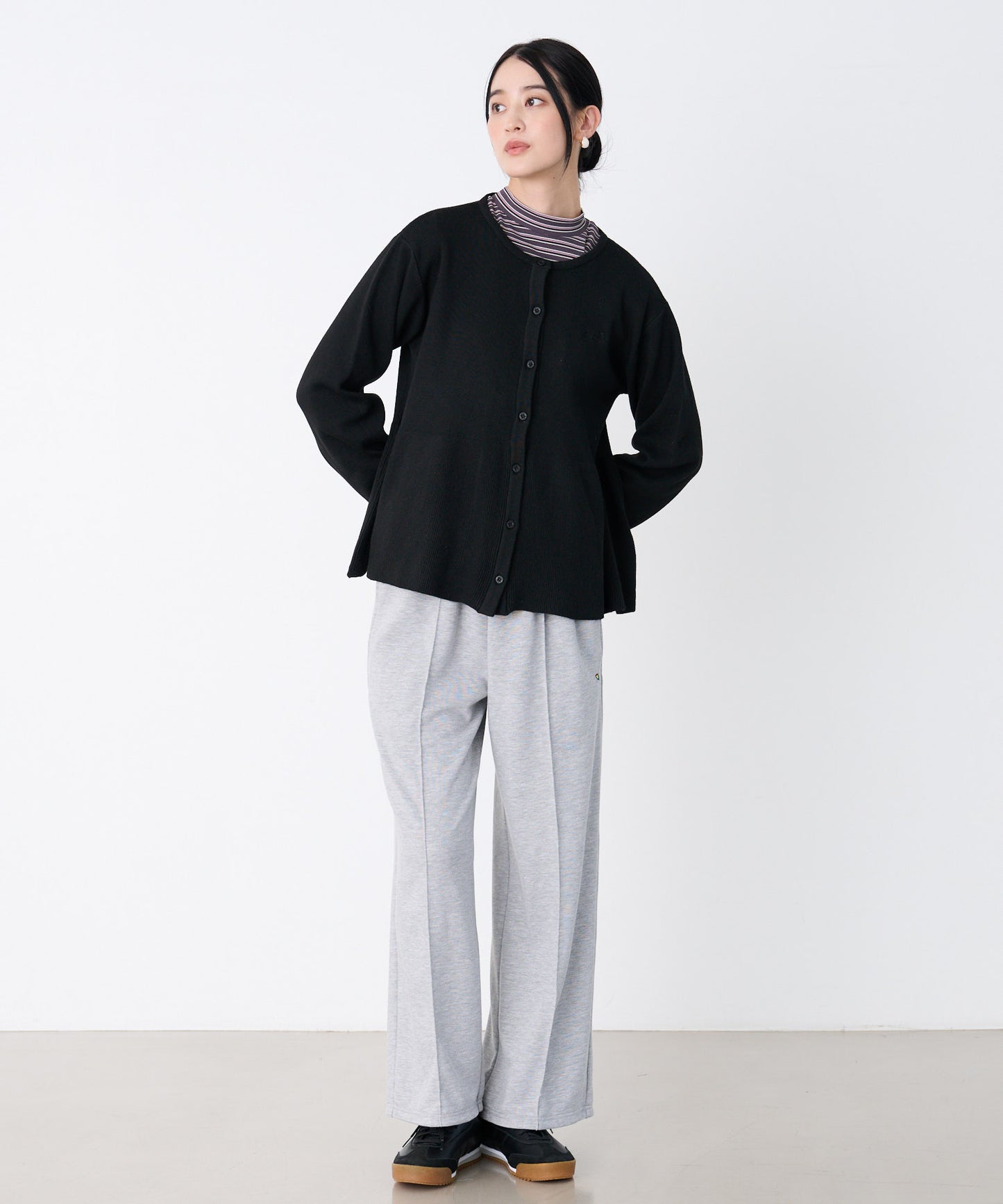 ぺプラムシルエット ニットカーデ