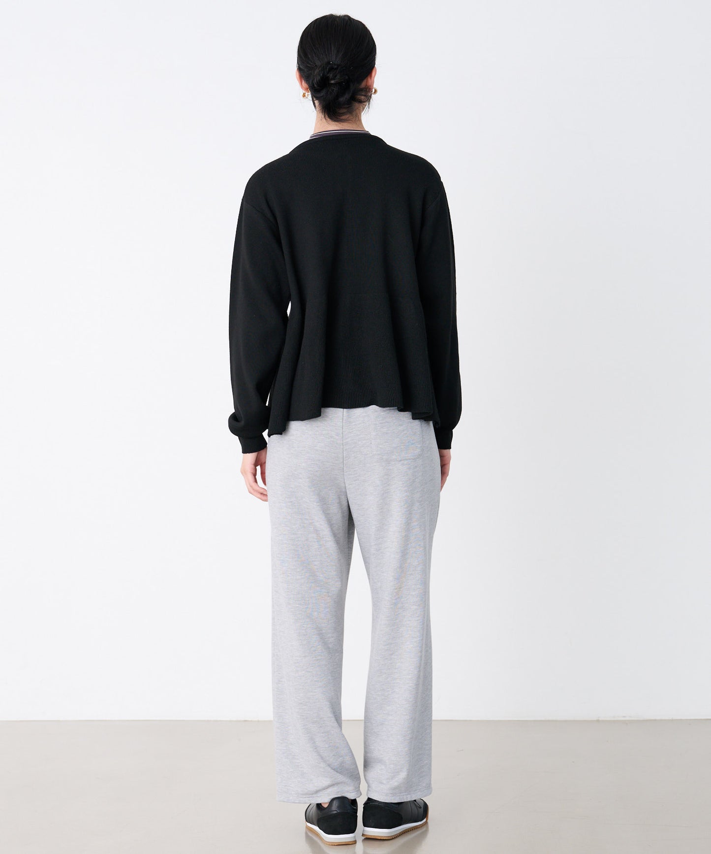 ぺプラムシルエット ニットカーデ