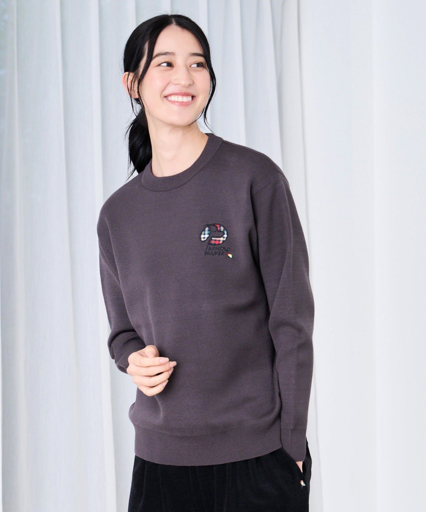 ジャガードロゴニット プルオーバー チャコールグレー