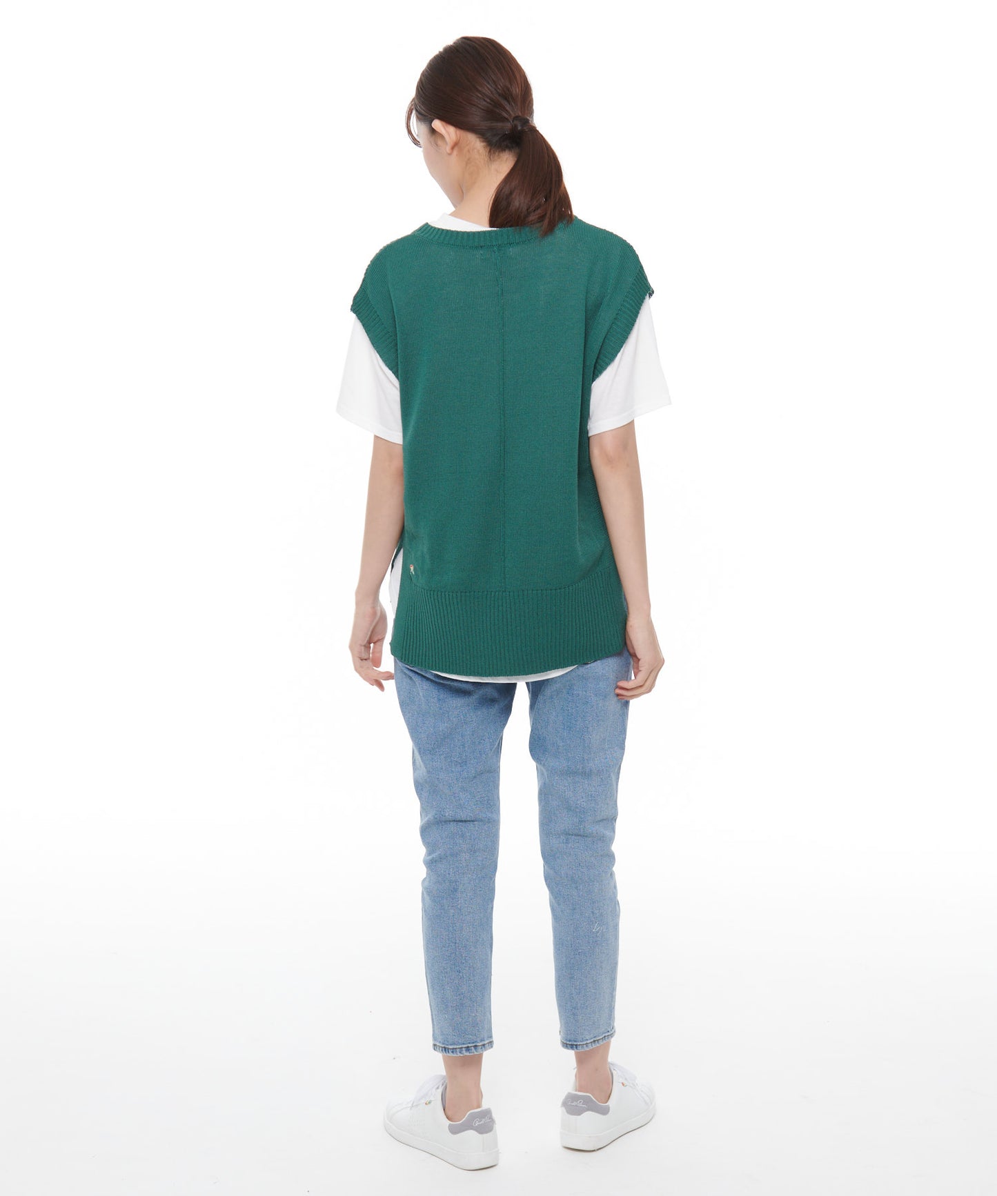 ニットベスト×ラウンドテールTシャツセット